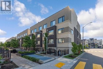 1127 Cooke Blvd. in Burlington, ON - Building Photo - Building Photo