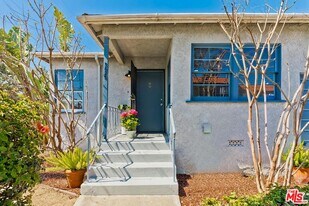 3823 Moore St in Los Angeles, CA - Building Photo