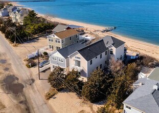 76 Creek Rd in Wading River, NY - Building Photo - Building Photo