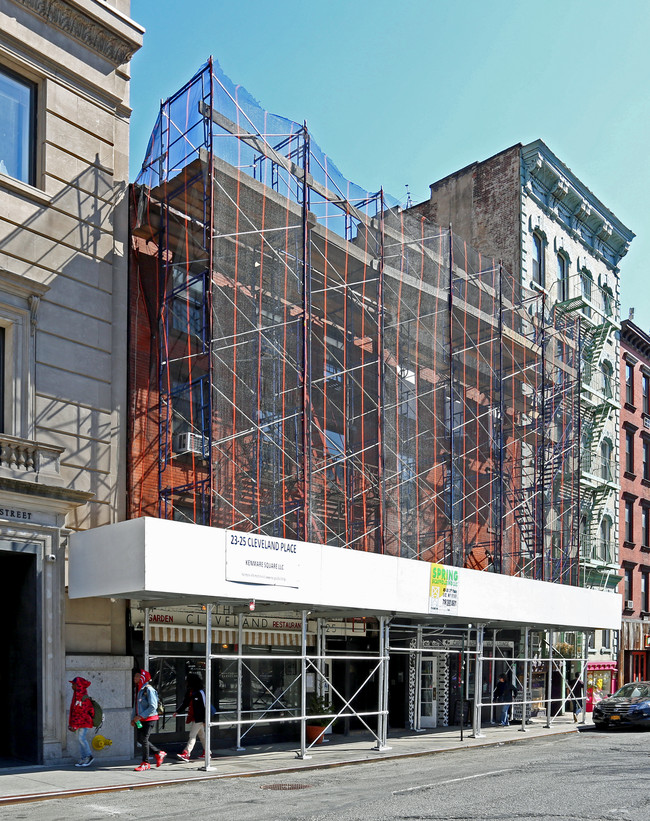 23 Cleveland Pl in New York, NY - Foto de edificio - Building Photo