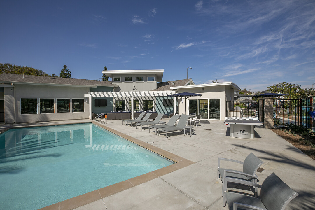 Stadium Park Apartments in Inglewood, CA - Foto de edificio