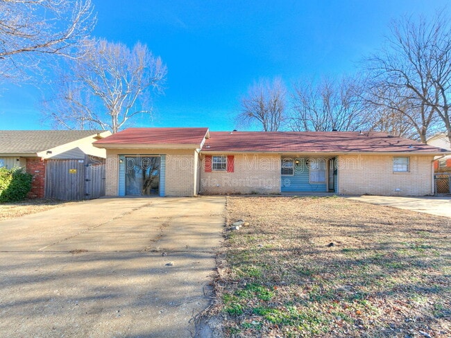 property at 2205 Donna Dr