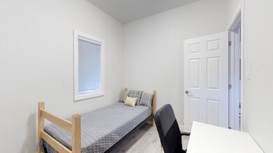 73 Ave Blackburn in Ottawa, ON - Building Photo - Building Photo