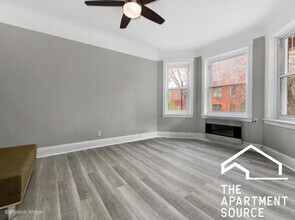 2132 W Iowa St in Chicago, IL - Building Photo - Building Photo