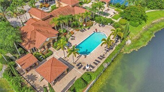 1885 Florida Club Dr in Naples, FL - Building Photo