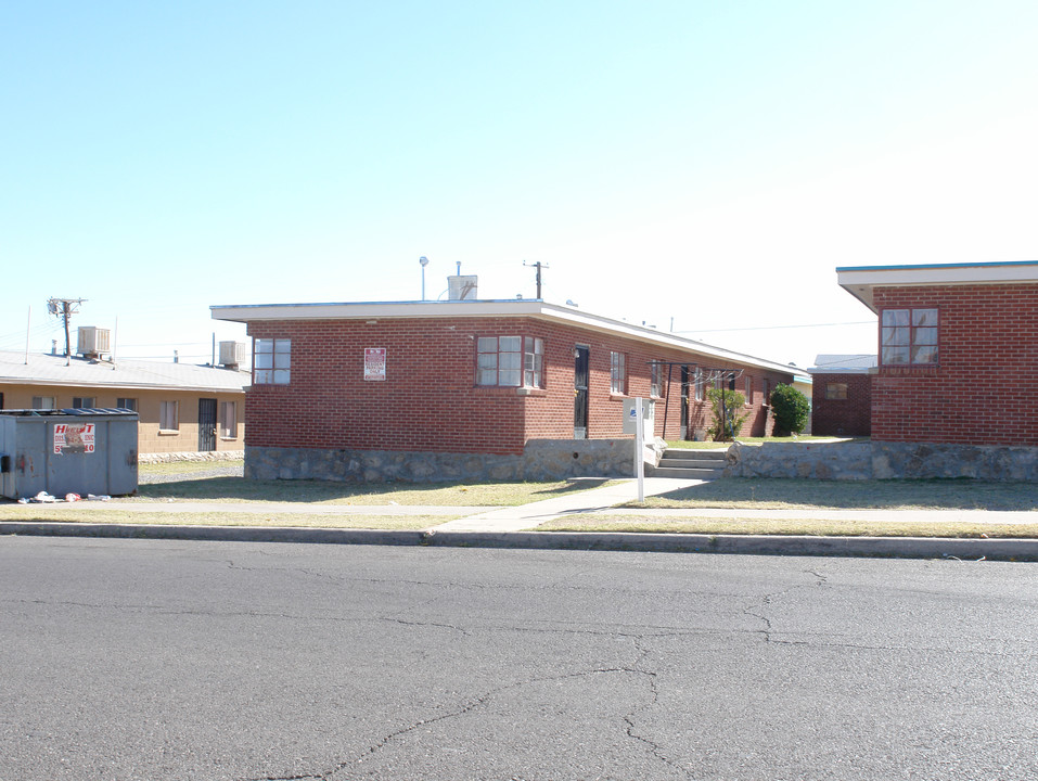 Good Life Apartments in El Paso, TX - Building Photo