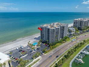1660 Gulf Blvd in Clearwater, FL - Building Photo - Building Photo