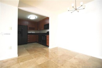 7401 SW 82nd St-Unit -103S in Miami, FL - Building Photo - Building Photo