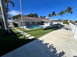 5510 Bayview Dr in Fort Lauderdale, FL - Building Photo - Building Photo