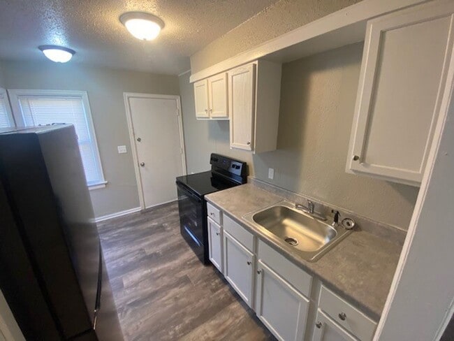 property at 1514-1520 E 3rd St N