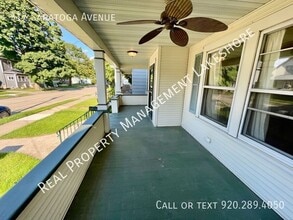 317 Saratoga Ave in Oshkosh, WI - Building Photo - Building Photo