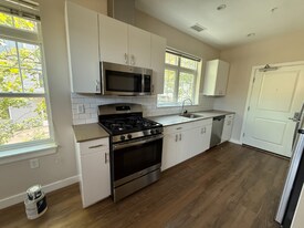 11 Alder St in Waltham, MA - Building Photo