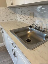 2300 Douglas St-Unit -5 in Hollywood, FL - Building Photo - Building Photo