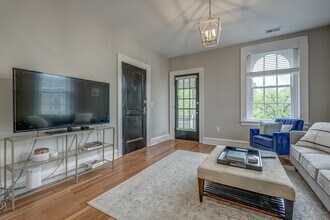 301 S Arthur Ashe Boulevard in Richmond, VA - Foto de edificio - Building Photo