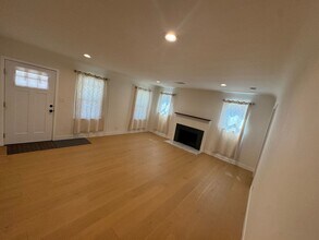 1727 N Frederic St in Burbank, CA - Building Photo - Building Photo
