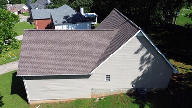 2105 Academy Way in La Vergne, TN - Building Photo - Building Photo