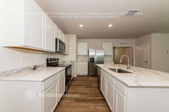 8020 Majestic Palms Ct in Venice, FL - Building Photo - Building Photo