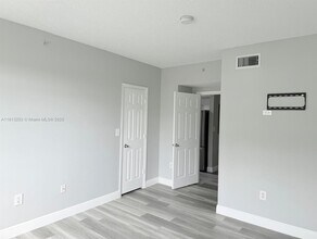 100 SW 117th Terrace in Hollywood, FL - Building Photo - Building Photo