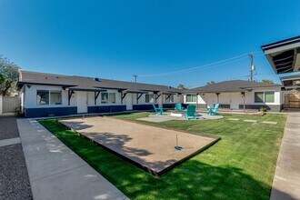 2512 E Thomas Rd in Phoenix, AZ - Building Photo - Building Photo