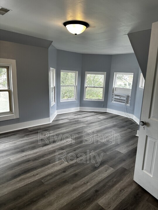 613 S 5th St in Springfield, IL - Building Photo