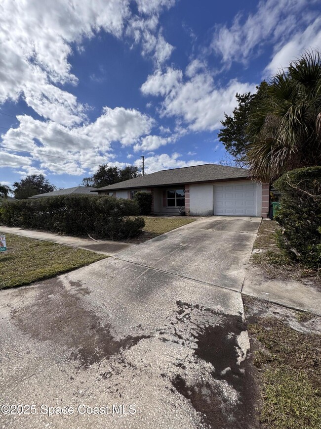 642 Altura Dr in Cocoa, FL - Building Photo - Building Photo