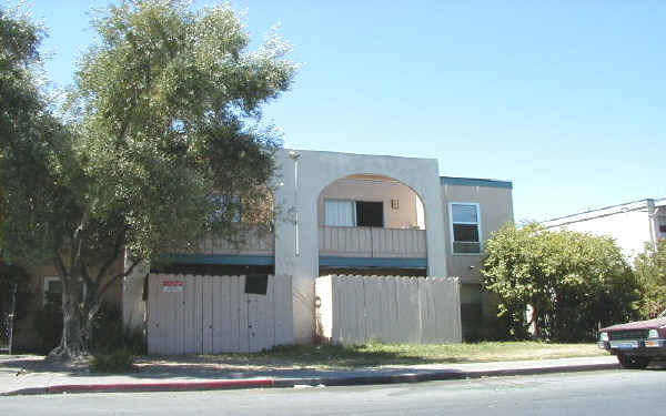 Virginia Lane in Concord, CA - Foto de edificio - Building Photo