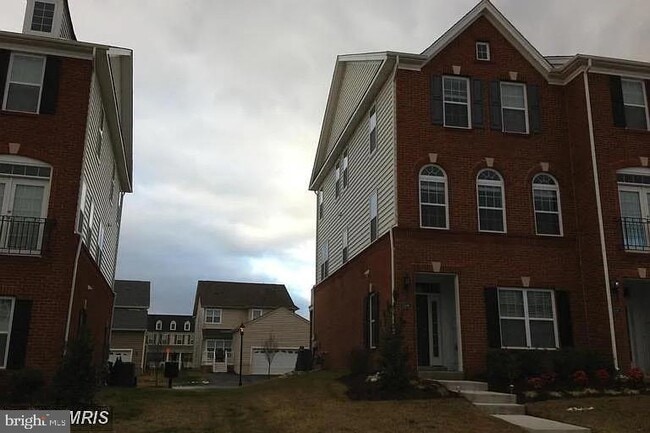 property at 23069 Weybridge Square