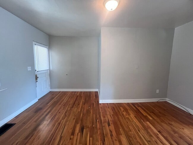 1436 Broadway Ave NW in Grand Rapids, MI - Building Photo - Building Photo