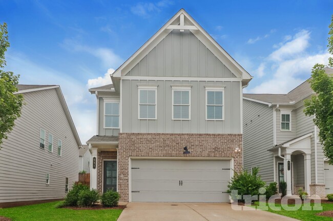 property at 131 E Rdg Wy