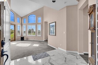 5640 Edgeview Dr in Discovery Bay, CA - Building Photo - Building Photo
