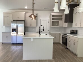 601 Cata Dr in Laredo, TX - Building Photo - Building Photo