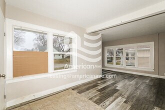 529 E Victoria St in South Bend, IN - Foto de edificio - Building Photo