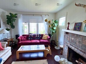 304 N Rios Ave in Solana Beach, CA - Building Photo - Building Photo