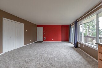 2102 NW Kelly Dr, Unit 18 in Vancouver, WA - Foto de edificio - Building Photo