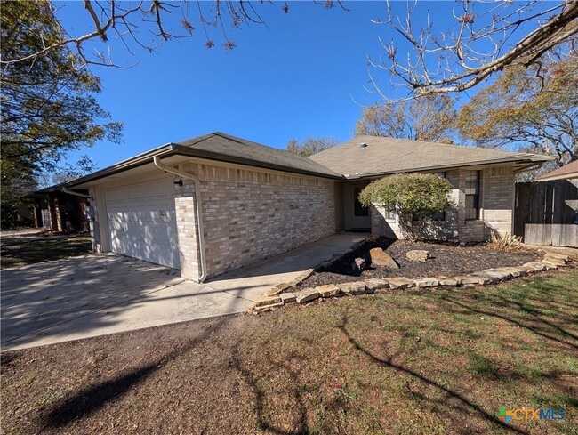 property at 1666 Lantana Cir