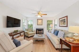 307 Harbour Oaks Dr in St. Simons Island, GA - Building Photo - Building Photo