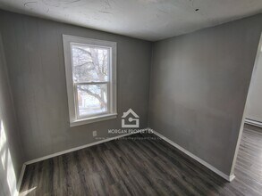 205 N Lincoln Ave, Unit 4 in Alexandria, IN - Building Photo - Building Photo