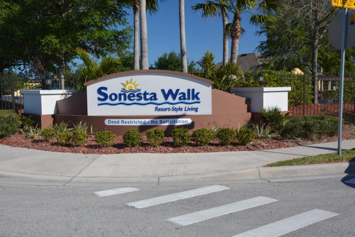 1055 Luminary Cir in Melbourne, FL - Building Photo