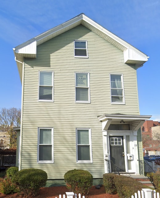 13 Pleasant St, Unit 2 in Cambridge, MA - Foto de edificio - Building Photo