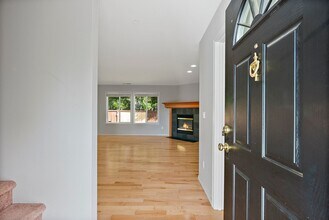 1316 Hudson St in Dupont, WA - Building Photo - Building Photo