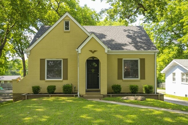 property at 1427 McGavock Pike