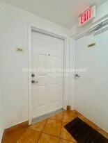 498 SW 6th St in Miami, FL - Building Photo