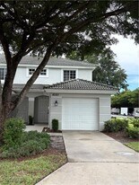 10101 Poppy Hill Dr in Ft. Myers, FL - Building Photo