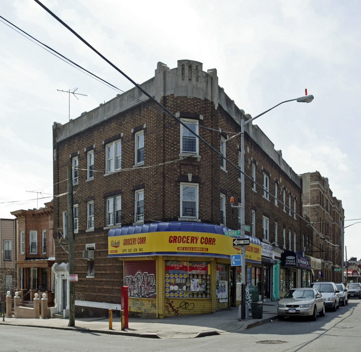 66 Hendrix St in Brooklyn, NY - Foto de edificio