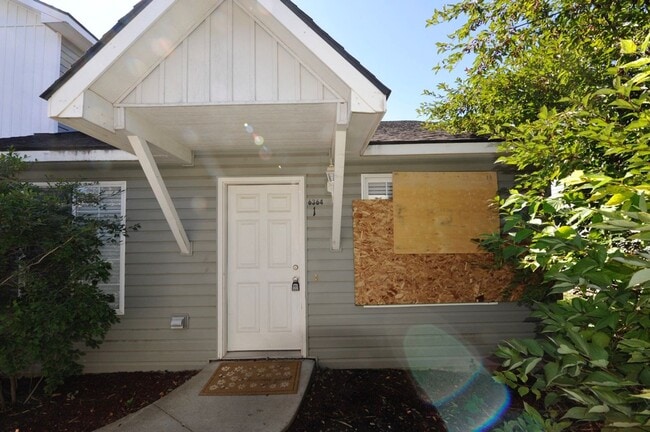 6364 W Trestle St in Rathdrum, ID - Building Photo - Building Photo