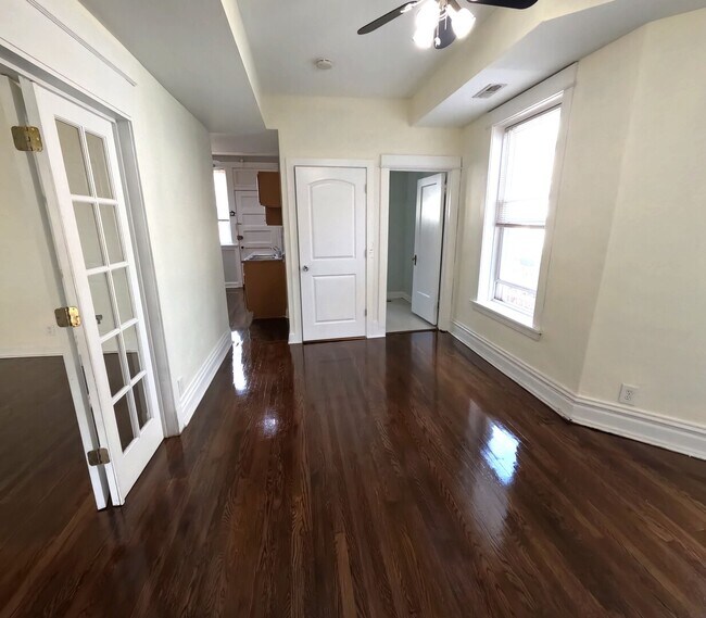 1112 W Ardmore Ave in Chicago, IL - Building Photo - Building Photo