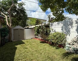 2513 McKinley St, Unit 2515 McKinley St in Hollywood, FL - Building Photo