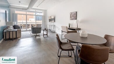 222 E Saratoga St, Unit 304 in Baltimore, MD - Foto de edificio - Building Photo