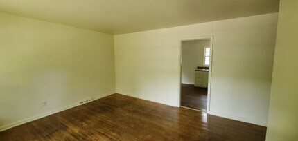 1812 Muncey Ln in Greensboro, NC - Building Photo - Building Photo