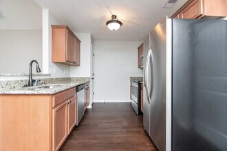 9426 Darren Cir S in Cordova, TN - Foto de edificio - Building Photo